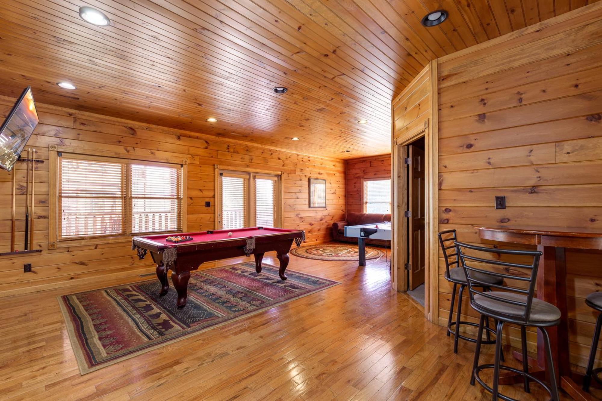 The Great Escape Ii, 5 Bedrooms, Sleeps 17, Game Room, Pool Access, Theater Gatlinburg Kültér fotó