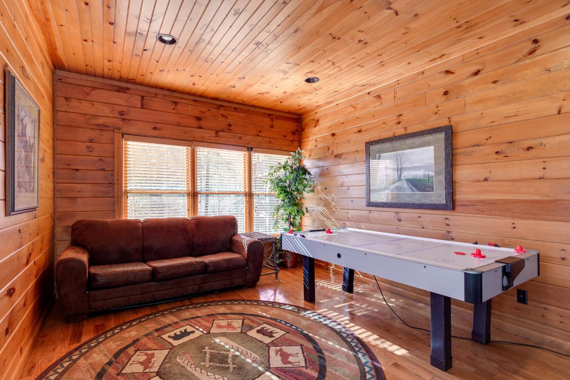 The Great Escape Ii, 5 Bedrooms, Sleeps 17, Game Room, Pool Access, Theater Gatlinburg Kültér fotó