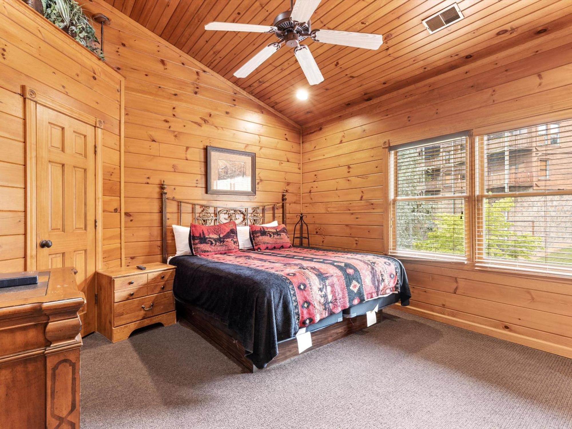 The Great Escape Ii, 5 Bedrooms, Sleeps 17, Game Room, Pool Access, Theater Gatlinburg Kültér fotó