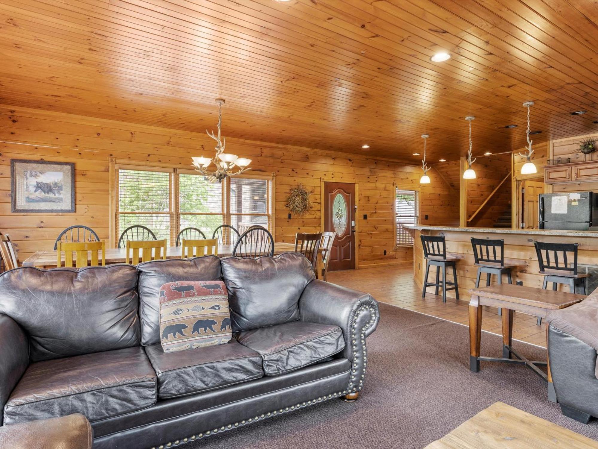 The Great Escape Ii, 5 Bedrooms, Sleeps 17, Game Room, Pool Access, Theater Gatlinburg Kültér fotó