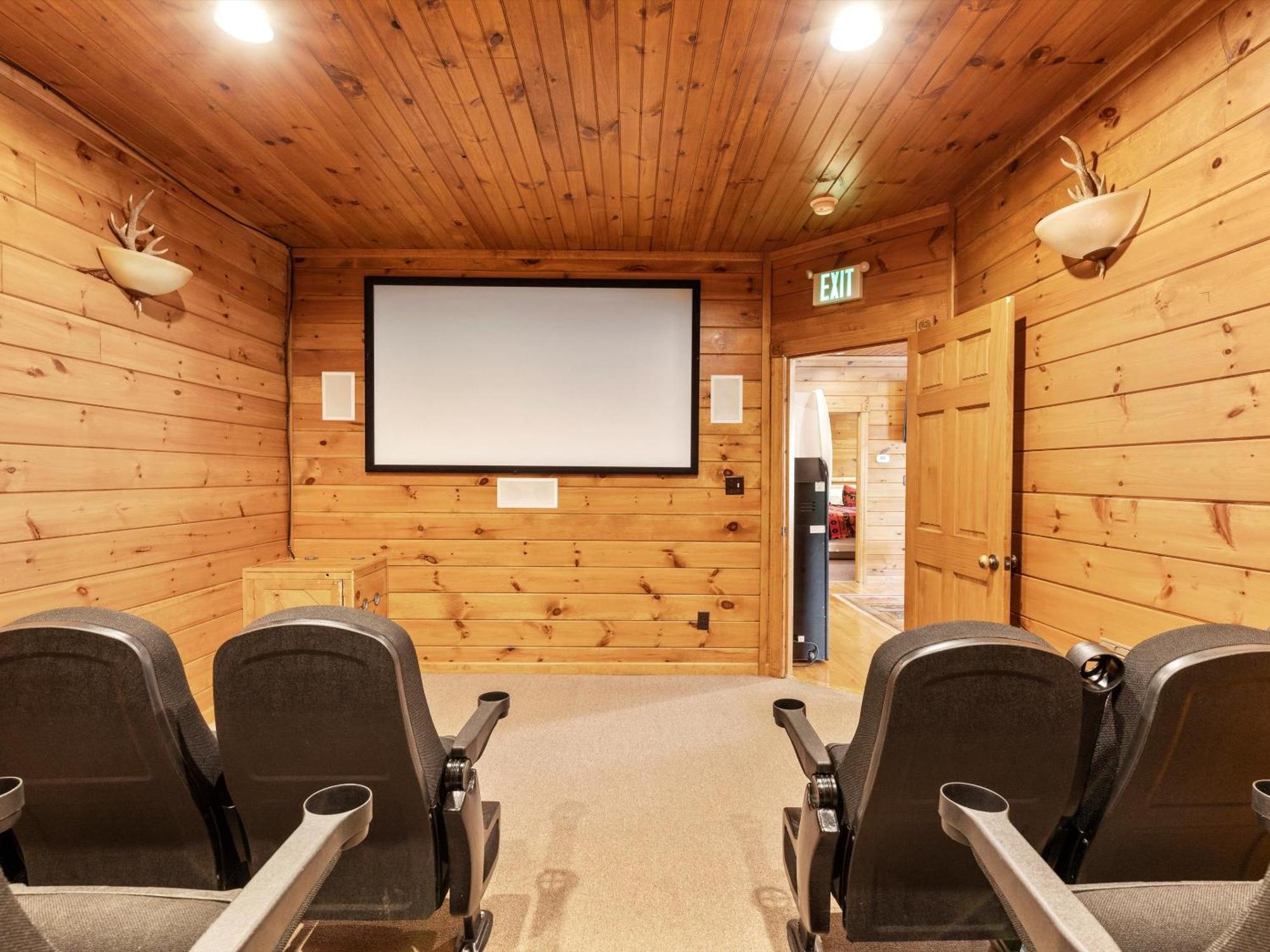 The Great Escape Ii, 5 Bedrooms, Sleeps 17, Game Room, Pool Access, Theater Gatlinburg Kültér fotó