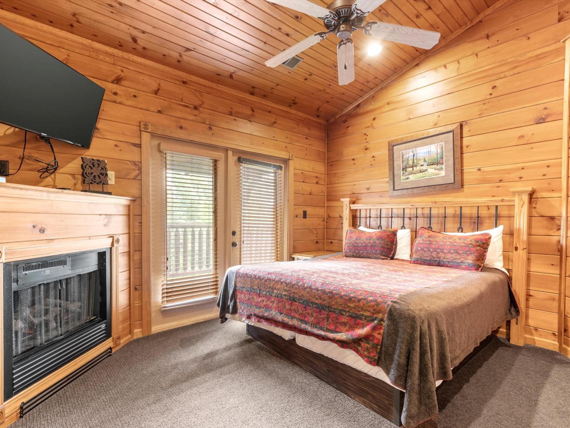 The Great Escape Ii, 5 Bedrooms, Sleeps 17, Game Room, Pool Access, Theater Gatlinburg Kültér fotó