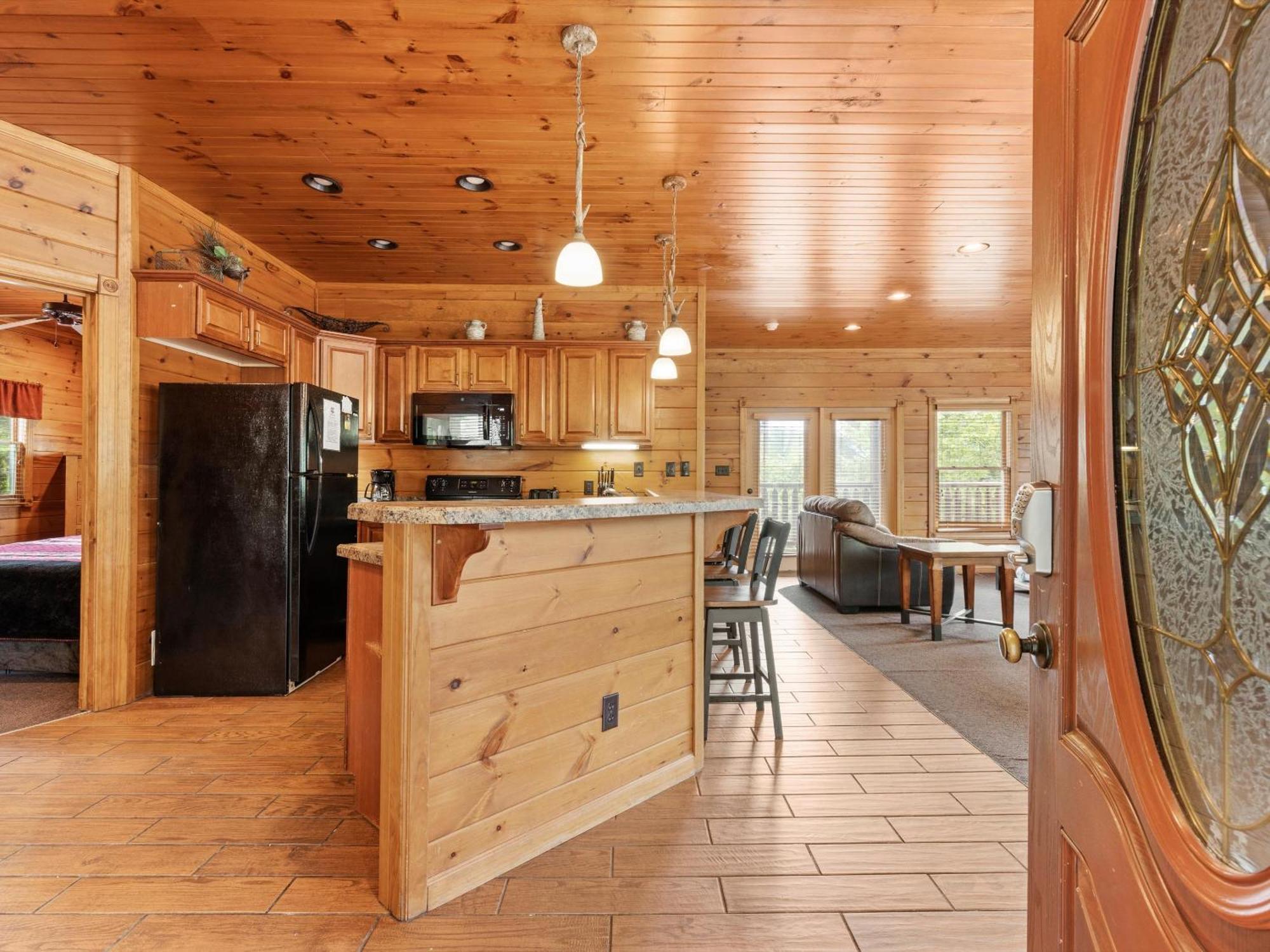 The Great Escape Ii, 5 Bedrooms, Sleeps 17, Game Room, Pool Access, Theater Gatlinburg Kültér fotó