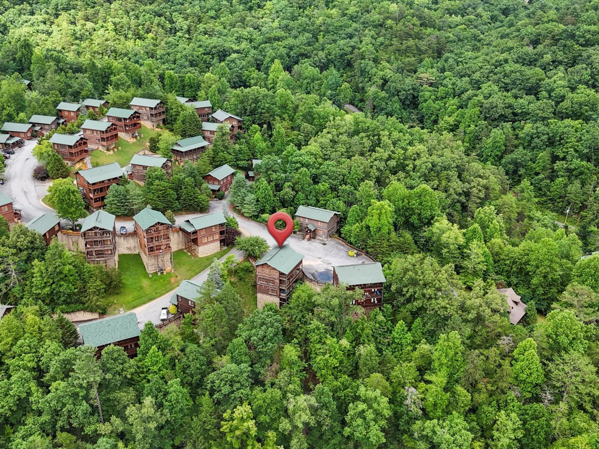 The Great Escape Ii, 5 Bedrooms, Sleeps 17, Game Room, Pool Access, Theater Gatlinburg Kültér fotó