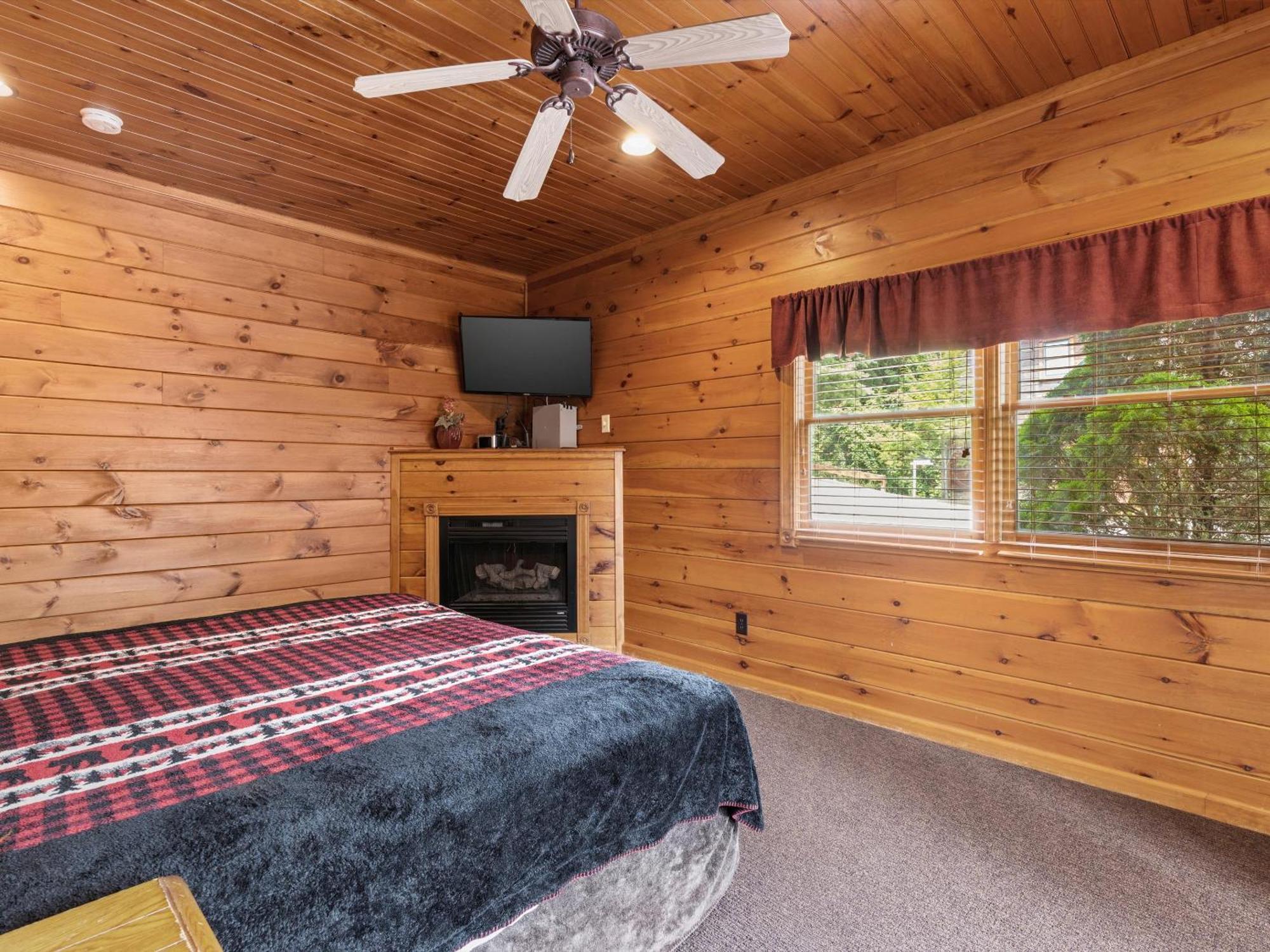 The Great Escape Ii, 5 Bedrooms, Sleeps 17, Game Room, Pool Access, Theater Gatlinburg Kültér fotó